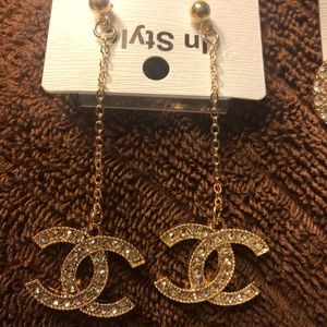 BEAUTIFUL C Inspired Bling Dangle Earrings 🌻